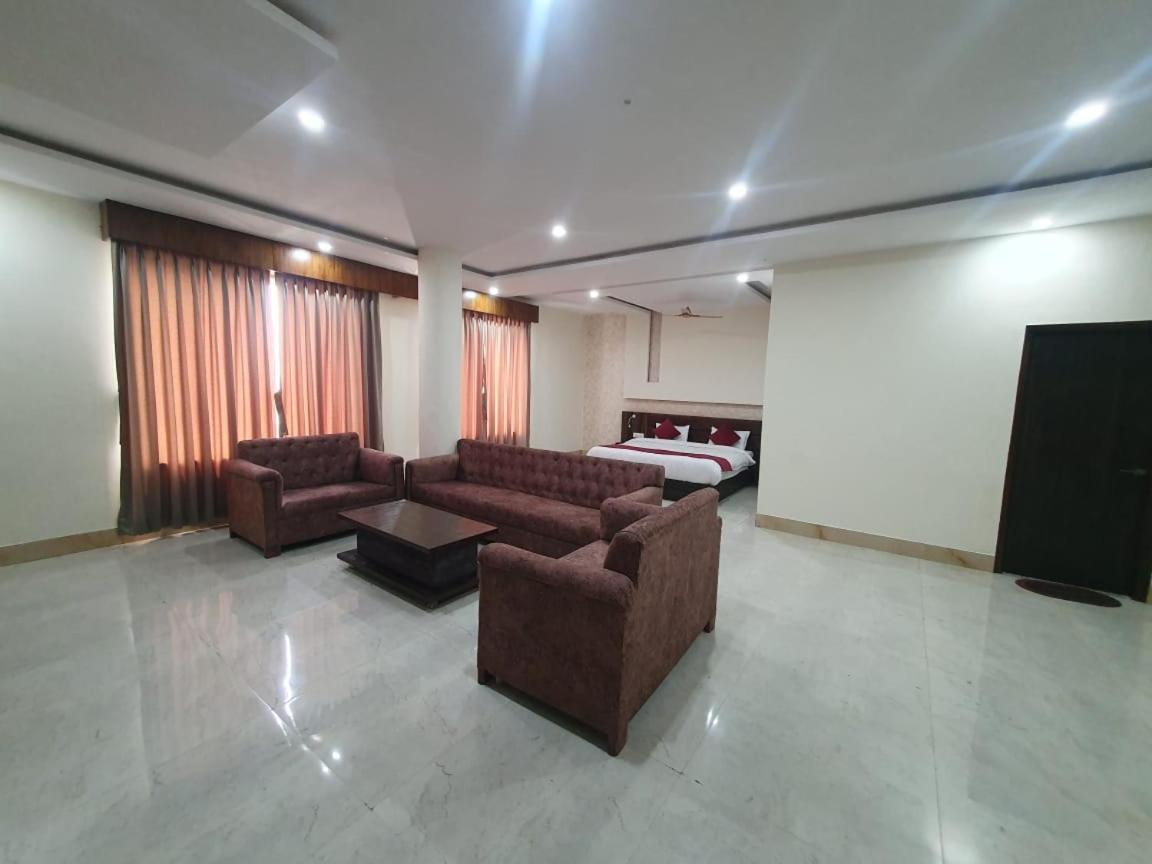 Akash Hotel Managed By Jk Hotels & Resorts Kathua Buitenkant foto