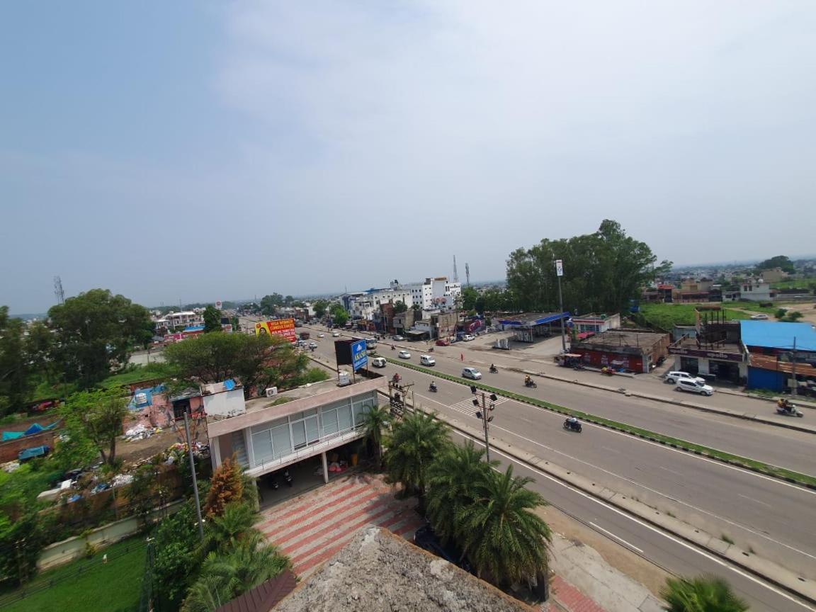 Akash Hotel Managed By Jk Hotels & Resorts Kathua Buitenkant foto