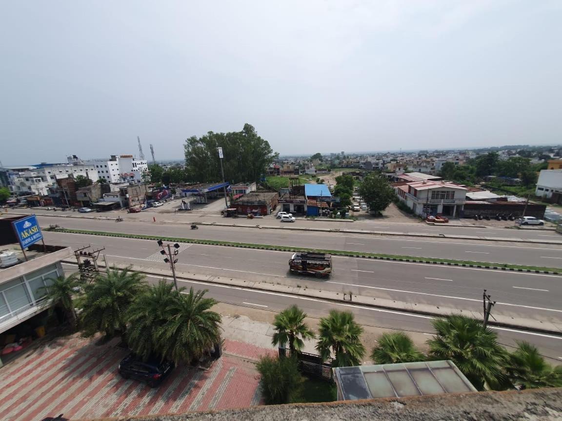 Akash Hotel Managed By Jk Hotels & Resorts Kathua Buitenkant foto