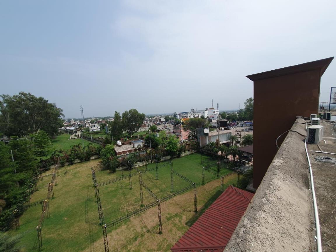 Akash Hotel Managed By Jk Hotels & Resorts Kathua Buitenkant foto